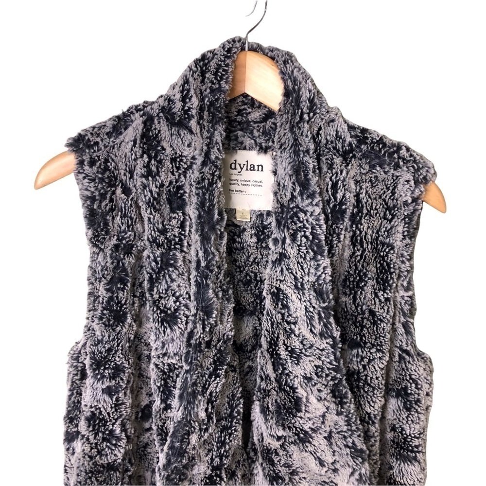 Dylan Draped Open Front Faux Fur Vest Blue Size Small Outerwear Fuzzy - Picture 2 of 9